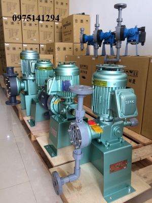 Bơm Định Lượng Hóa Chất Nikkiso AHA 32 PVC